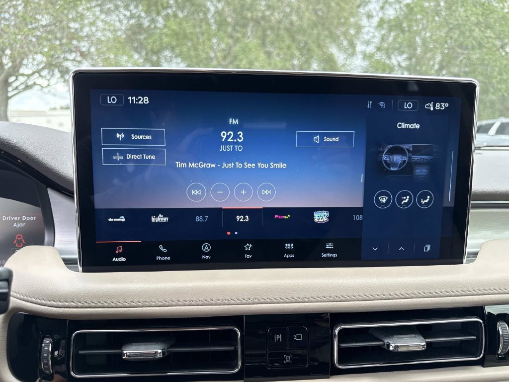 Certified 2023 Lincoln Nautilus AWD w/ Premium Package image 23