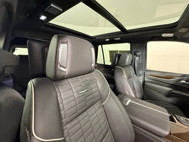 Certified 2024 Cadillac Escalade Sport Platinum w/ LPO, ONYX Package image 35