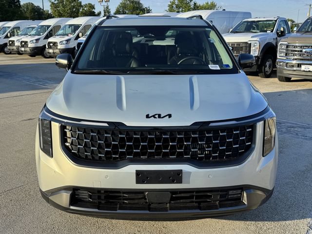 Used 2025 Kia Carnival SX w/ SX Dark Edition Package FWD image 2