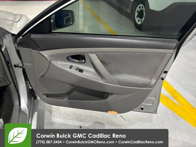 Used 2011 Toyota Camry LE FWD image 32