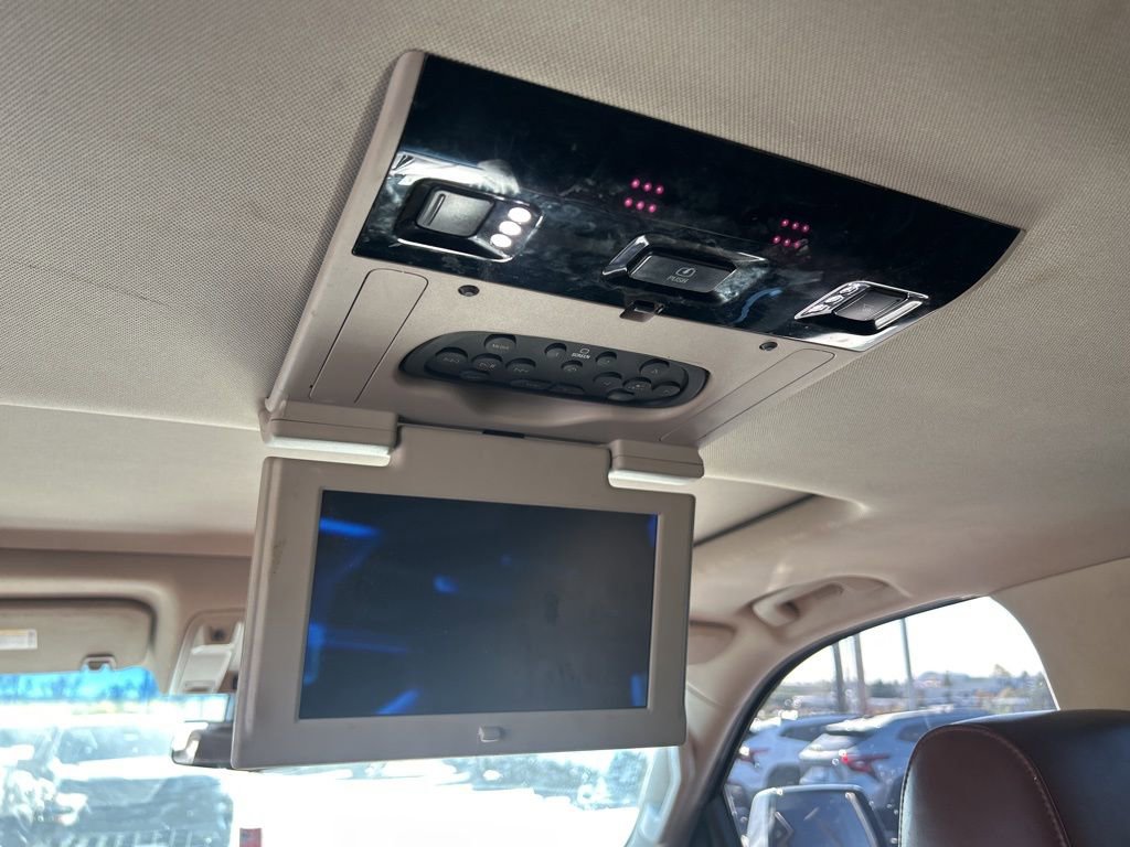 Used 2019 Cadillac Escalade ESV Premium Luxury image 34