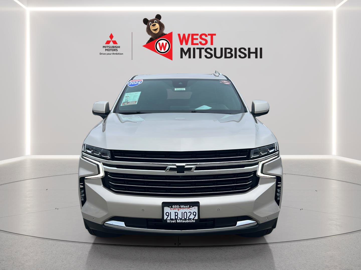 Used 2024 Chevrolet Tahoe LT w/ Luxury Package AWD/4WD image 8