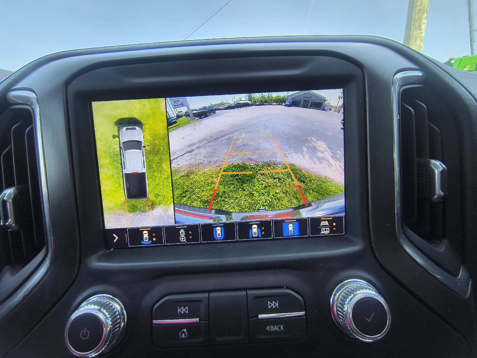 Used 2022 GMC Sierra 3500 AT4 w/ AT4 Premium Plus Package AWD/4WD image 16