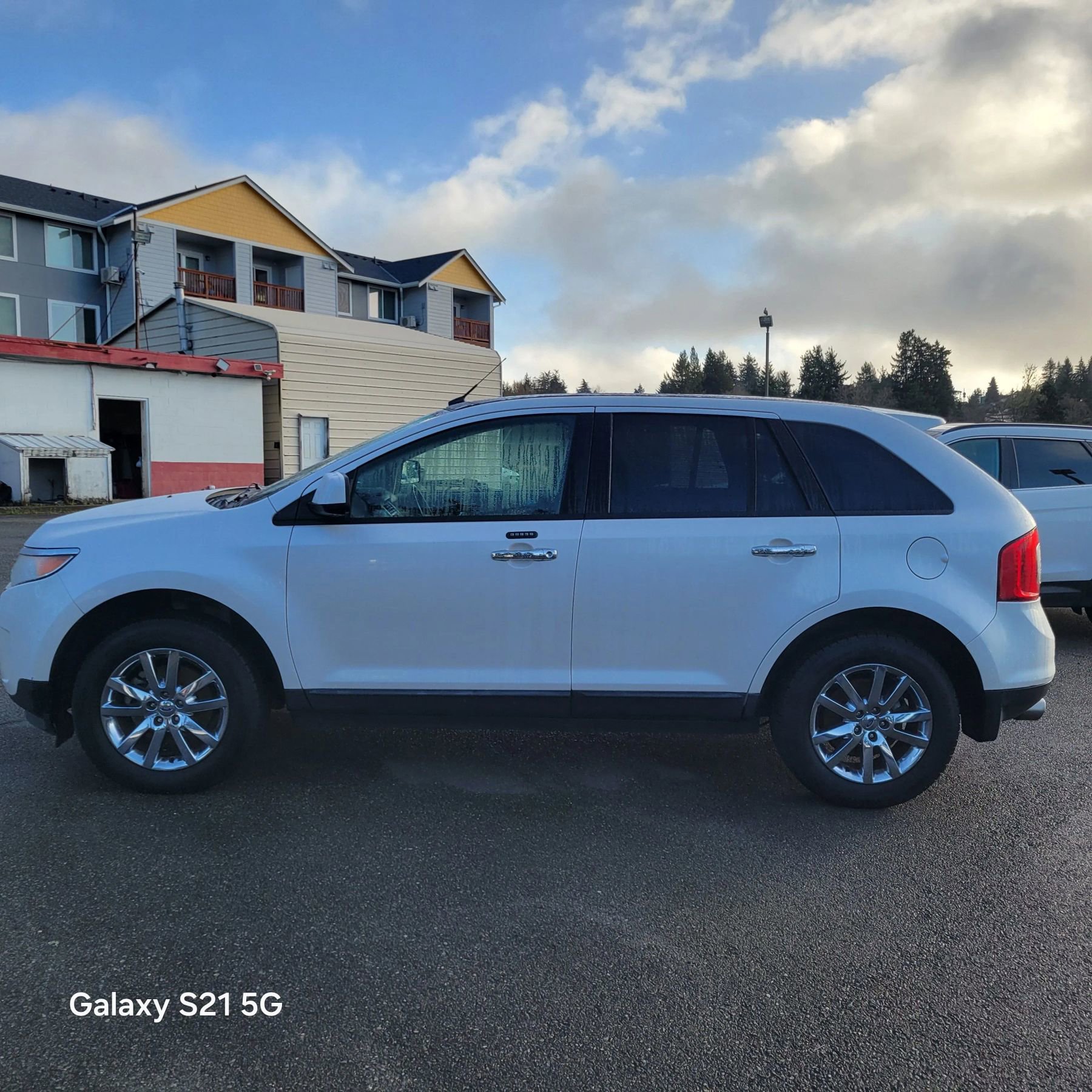 Used 2011 Ford Edge SEL w/ 202A Rapid Spec Order Code image 3