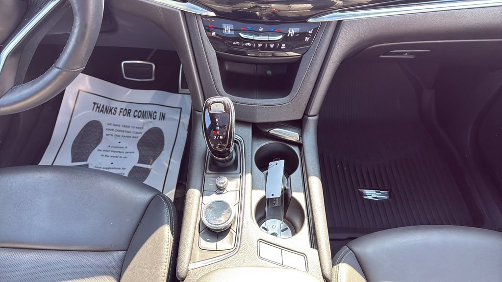 Used 2024 Cadillac XT6 Sport w/ Technology Package AWD/4WD image 18