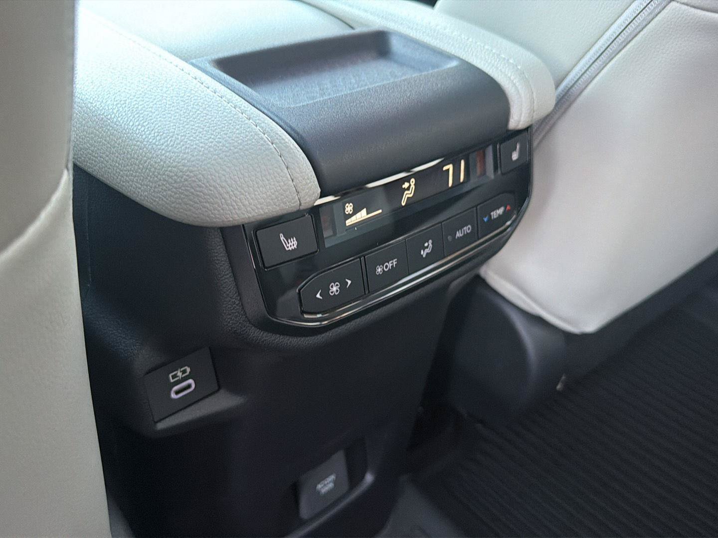New 2026 Toyota Grand Highlander FWD image 12