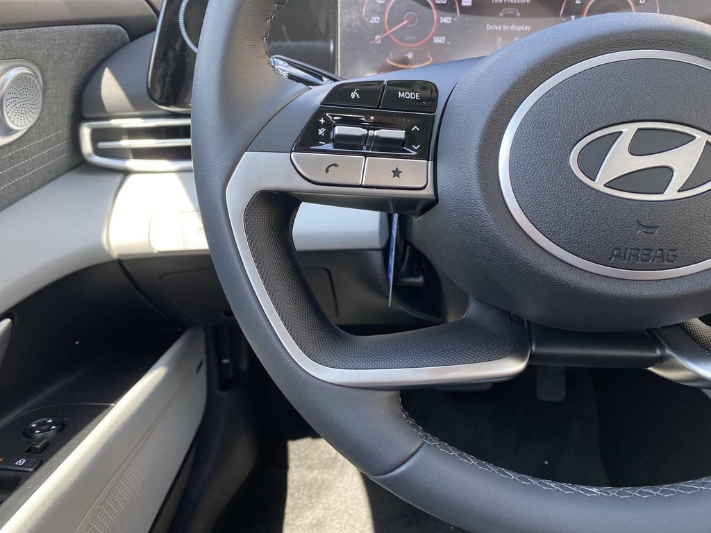New 2026 Hyundai Elantra Limited FWD image 20