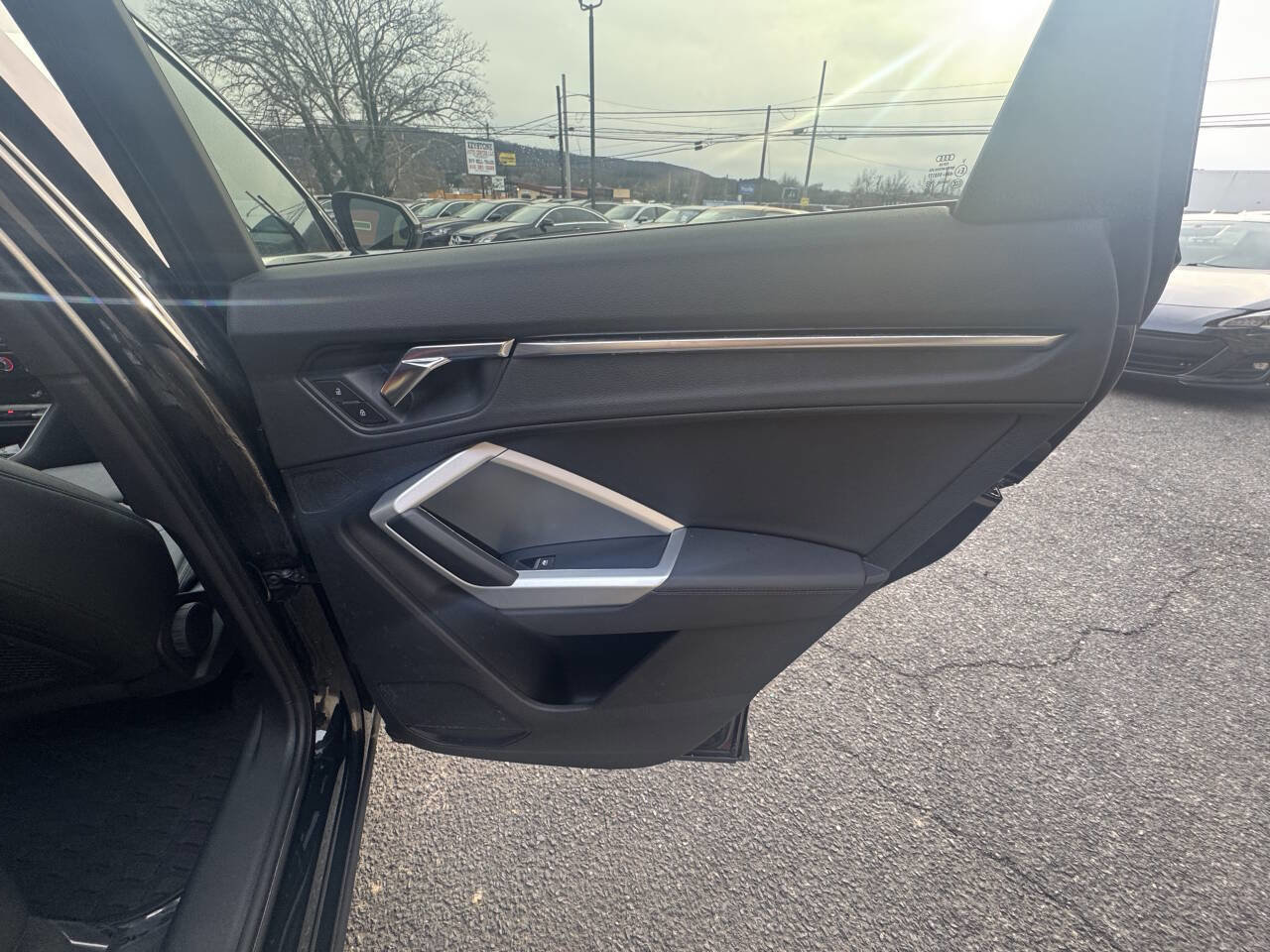 Used 2020 Audi Q3 2.0T Premium w/ Convenience Package image 18