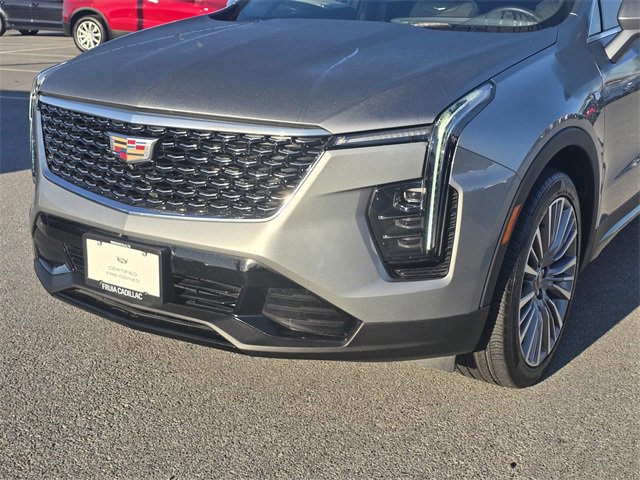 Used 2025 Cadillac XT4 Premium Luxury image 17