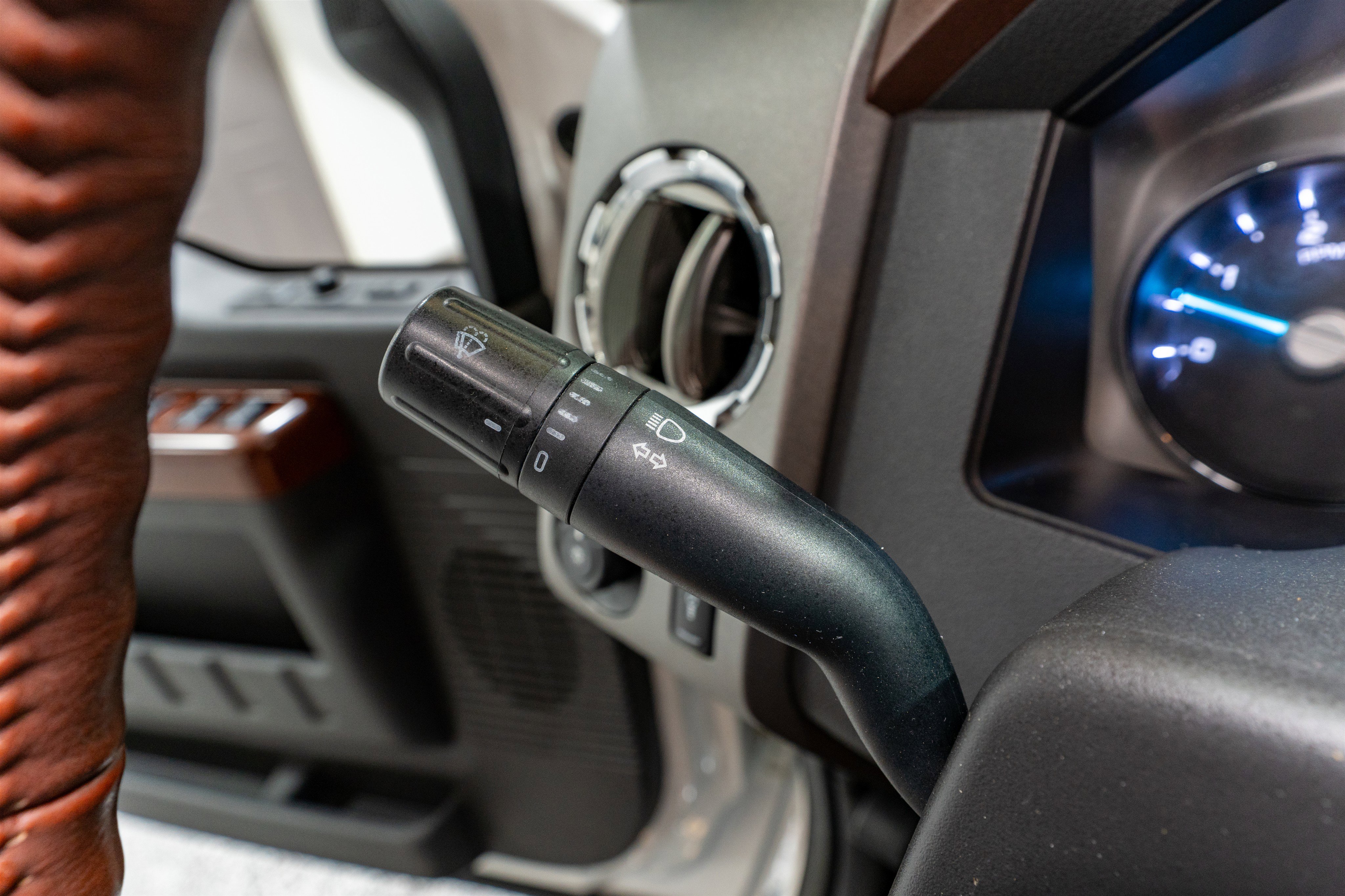 Used 2012 Ford F350 King Ranch w/ King Ranch w/Chrome Pkg image 26