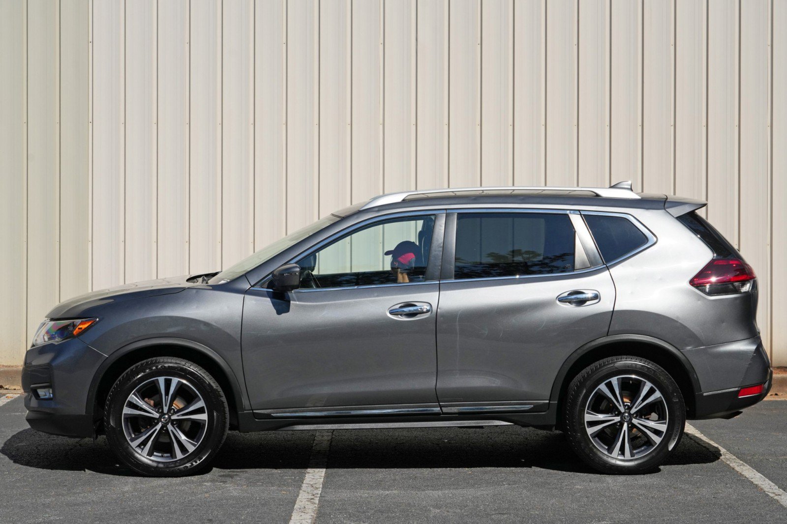 Used 2018 Nissan Rogue SL AWD/4WD image 48