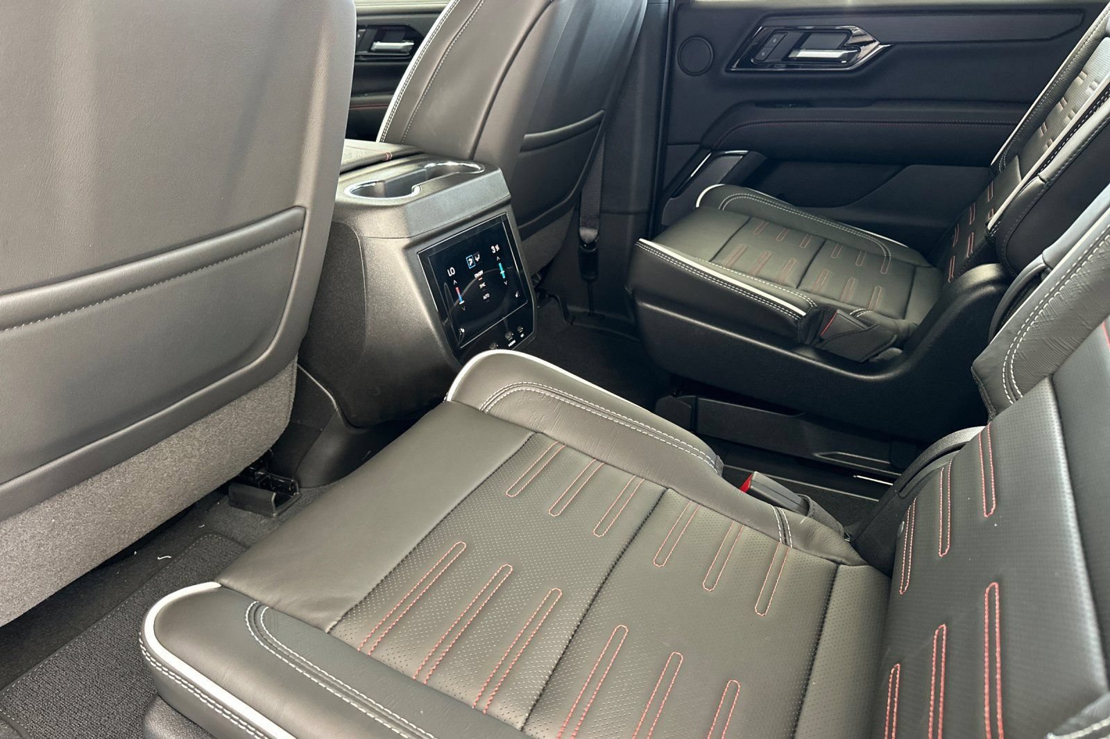 New 2026 GMC Yukon XL AT4 Ultimate AWD/4WD image 13
