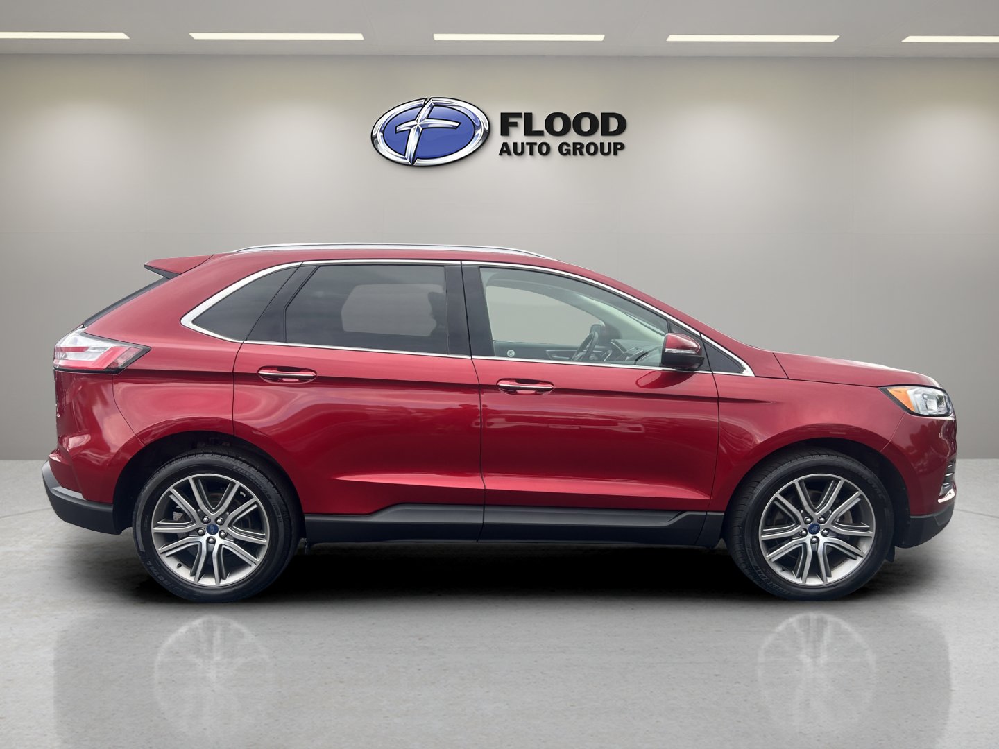 Used 2019 Ford Edge Titanium w/ Cold Weather Package AWD/4WD image 4