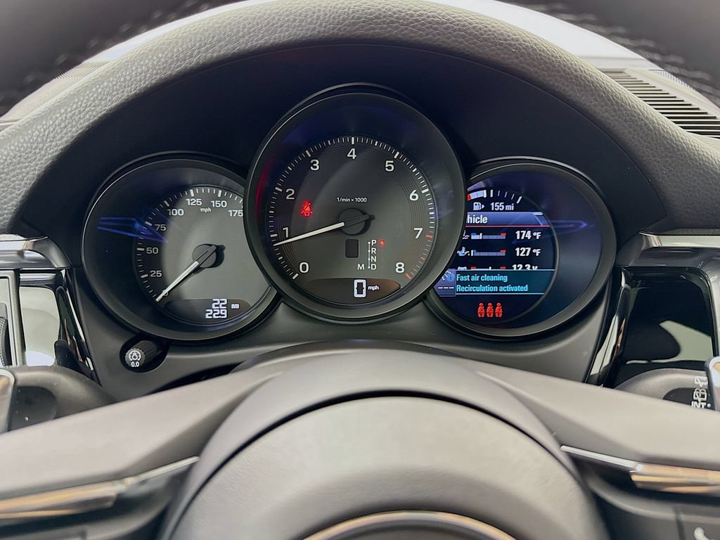 New 2026 Porsche Macan AWD/4WD image 18