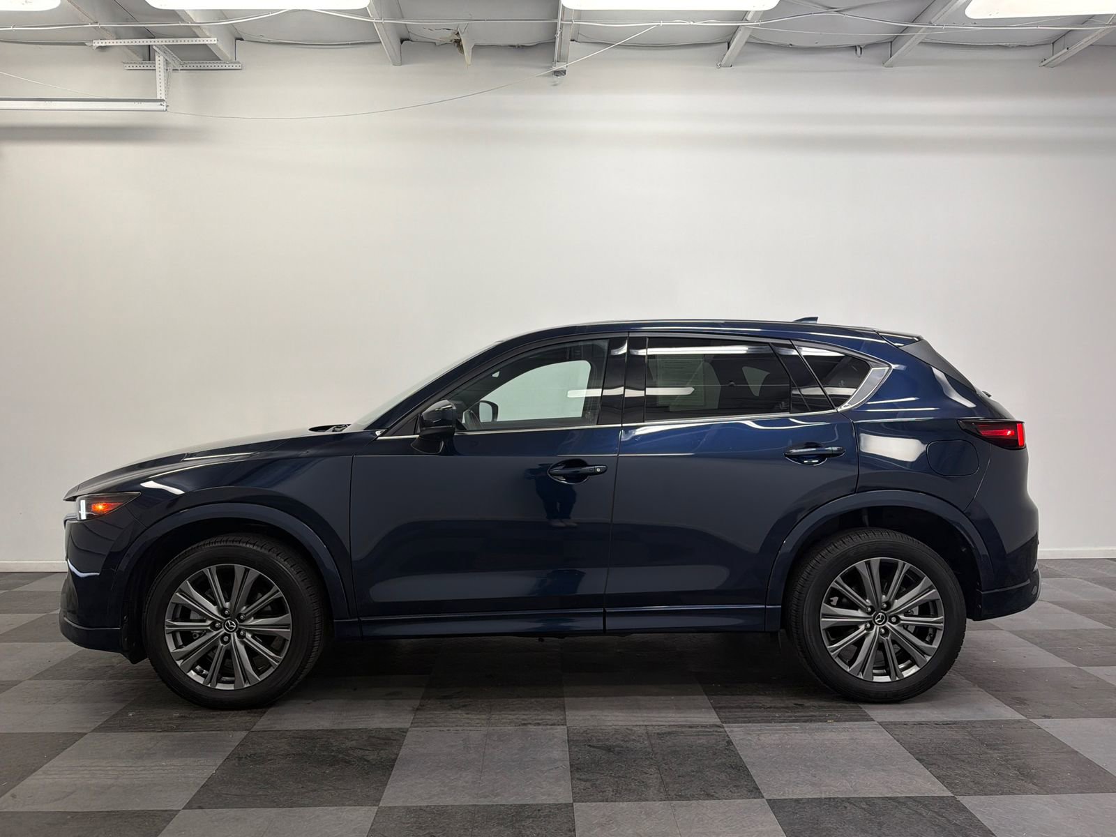 Certified 2025 MAZDA CX-5 Signature AWD/4WD image 4