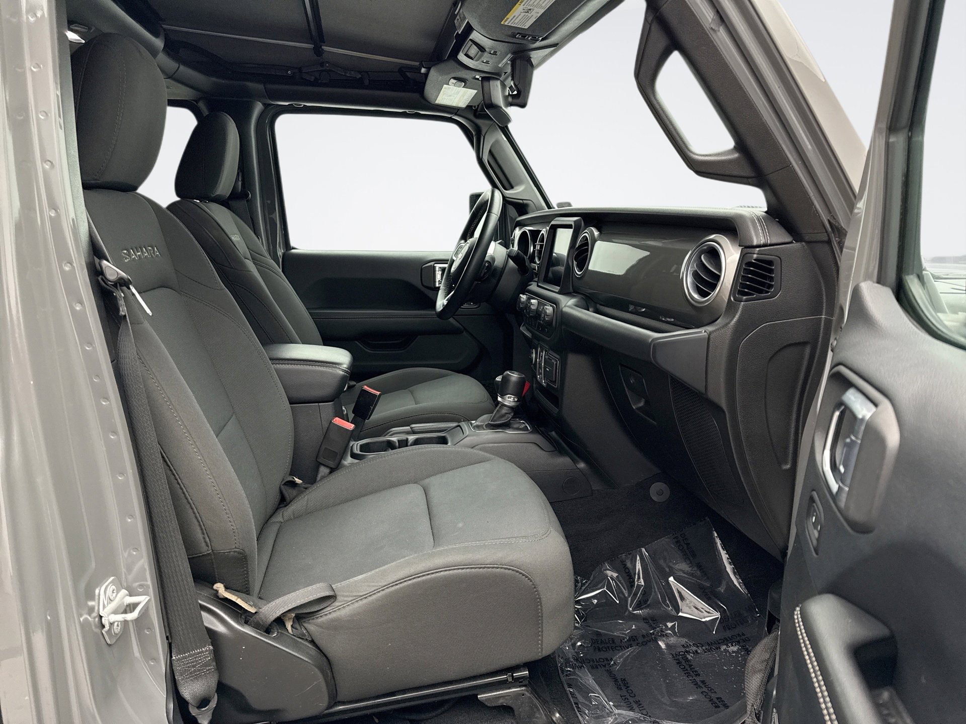 Used 2018 Jeep Wrangler Unlimited Sahara image 18