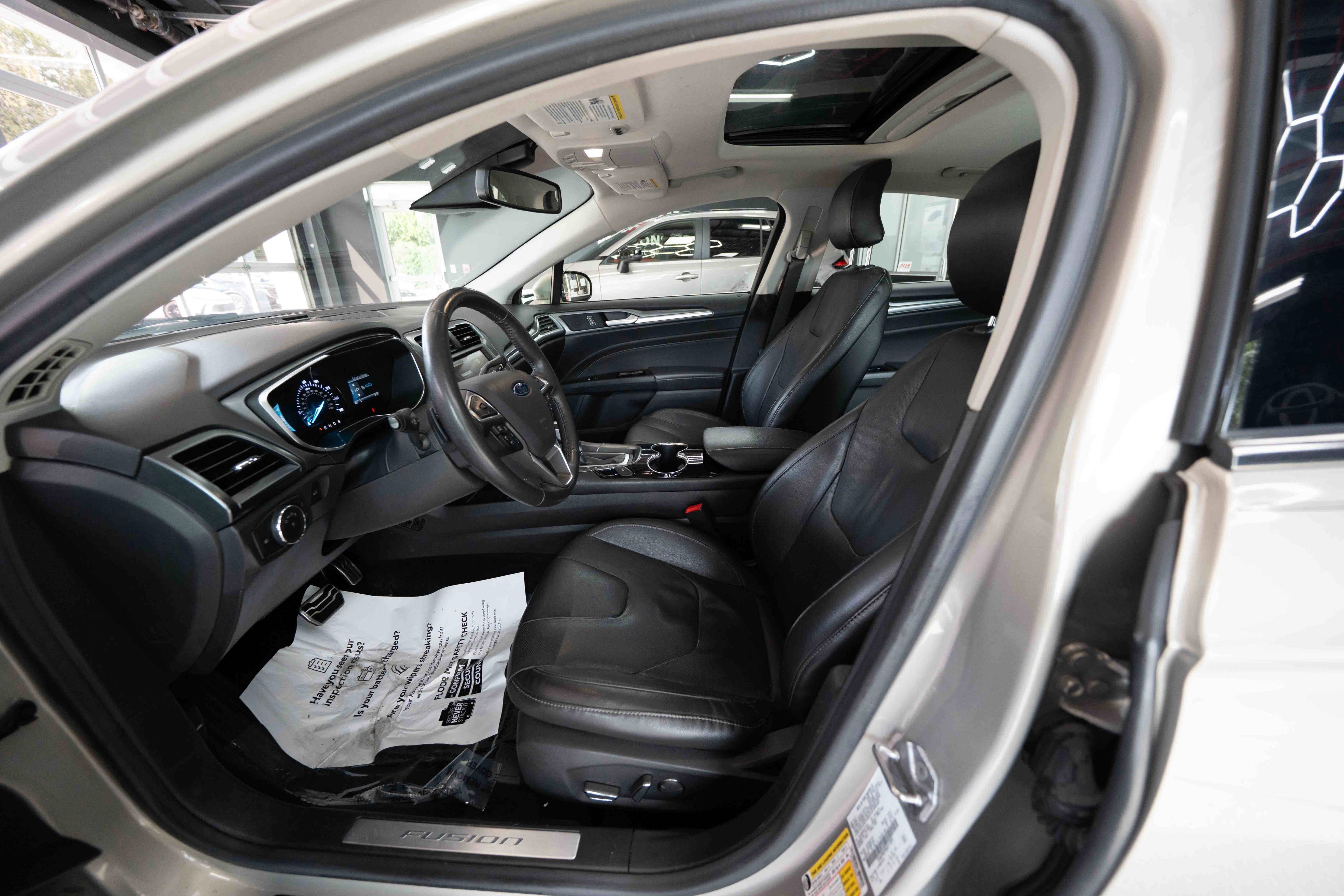 Used 2016 Ford Fusion Titanium image 9