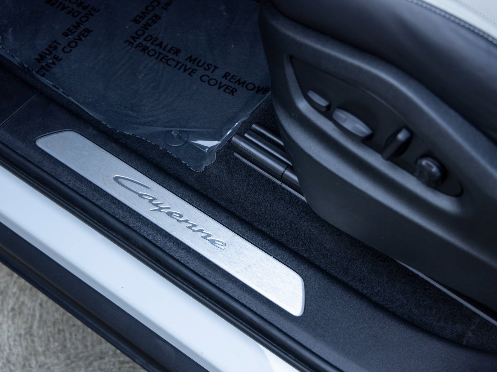 Certified 2025 Porsche Cayenne image 25