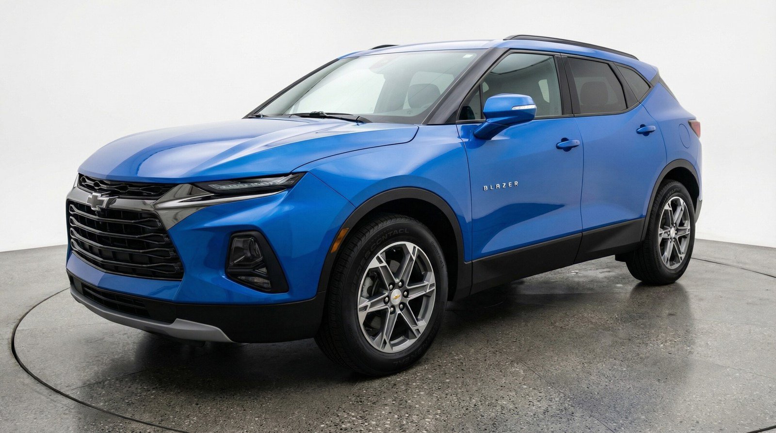 Used 2025 Chevrolet Blazer LT FWD image 3