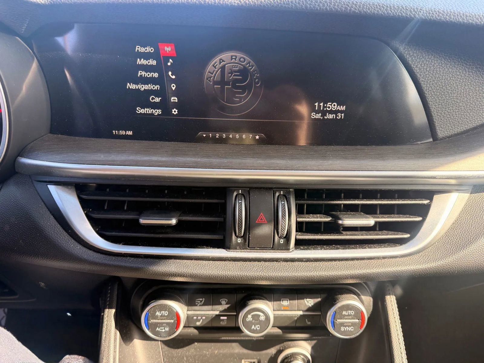Used 2019 Alfa Romeo Stelvio Ti image 18