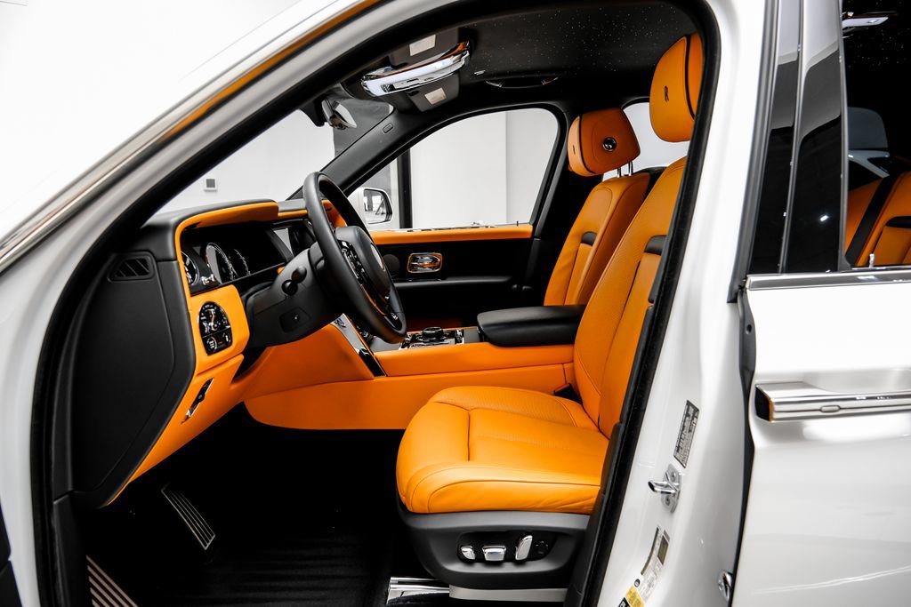 Used 2022 Rolls-Royce Cullinan AWD/4WD image 6