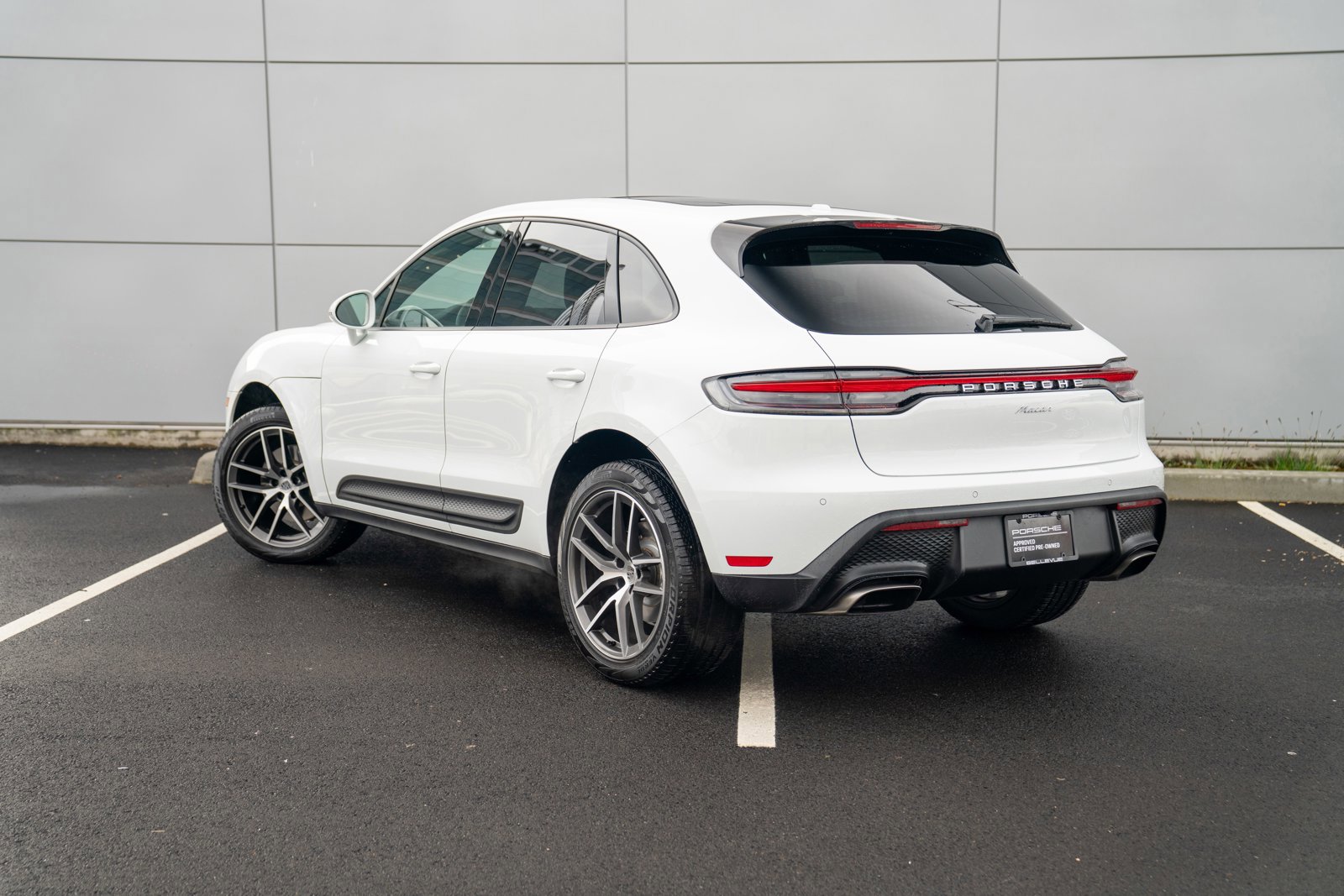 Certified 2025 Porsche Macan video 3