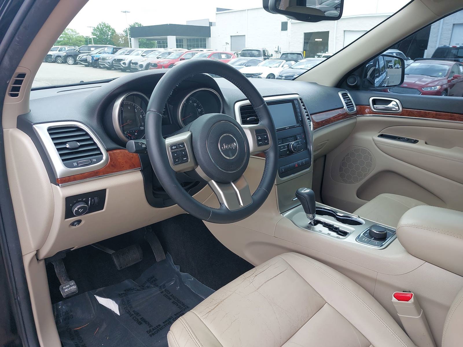 Used 2013 Jeep Grand Cherokee Limited AWD/4WD image 17