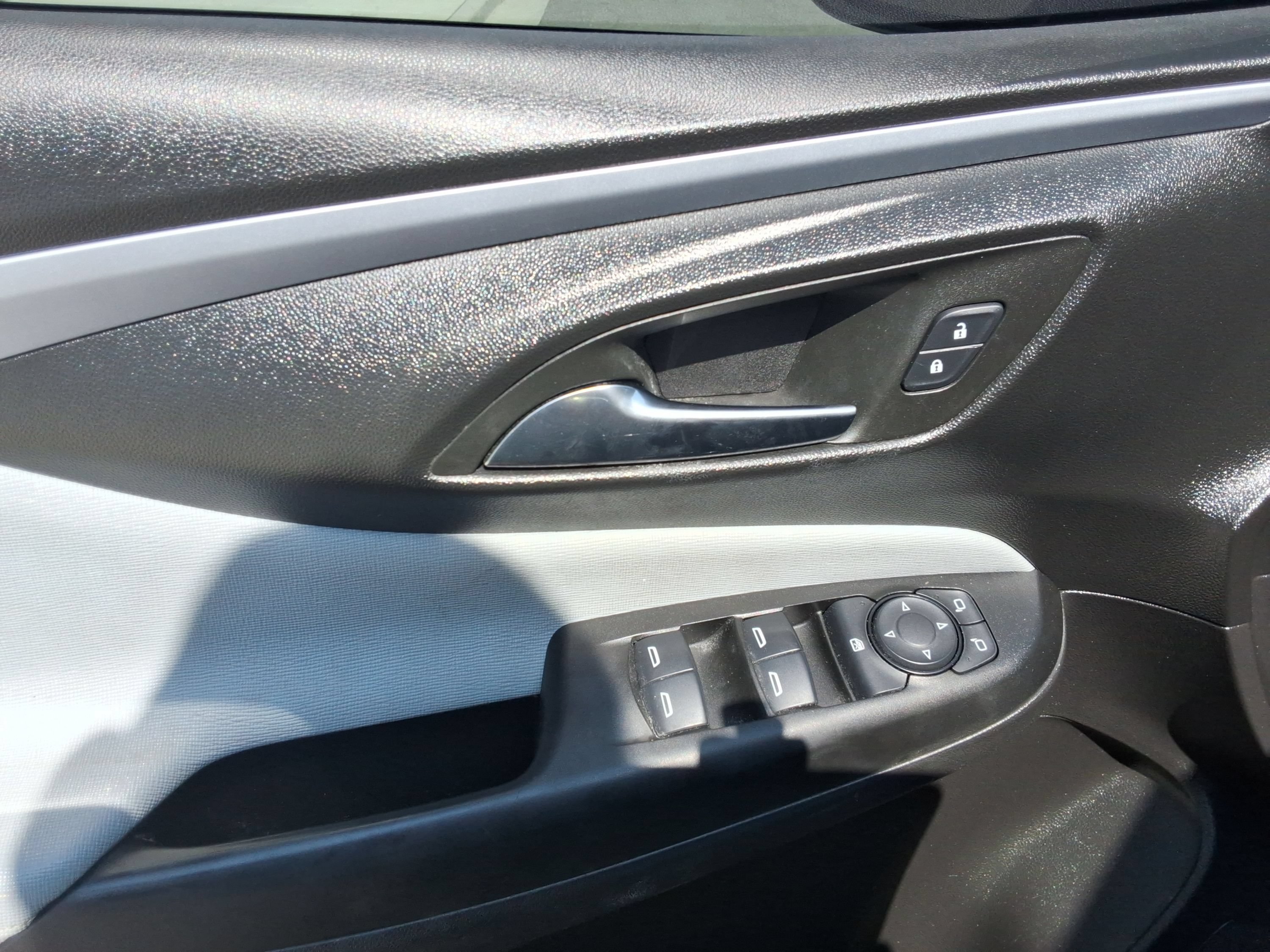 Used 2024 Buick Envista Preferred w/ Advanced Safety Package FWD image 21