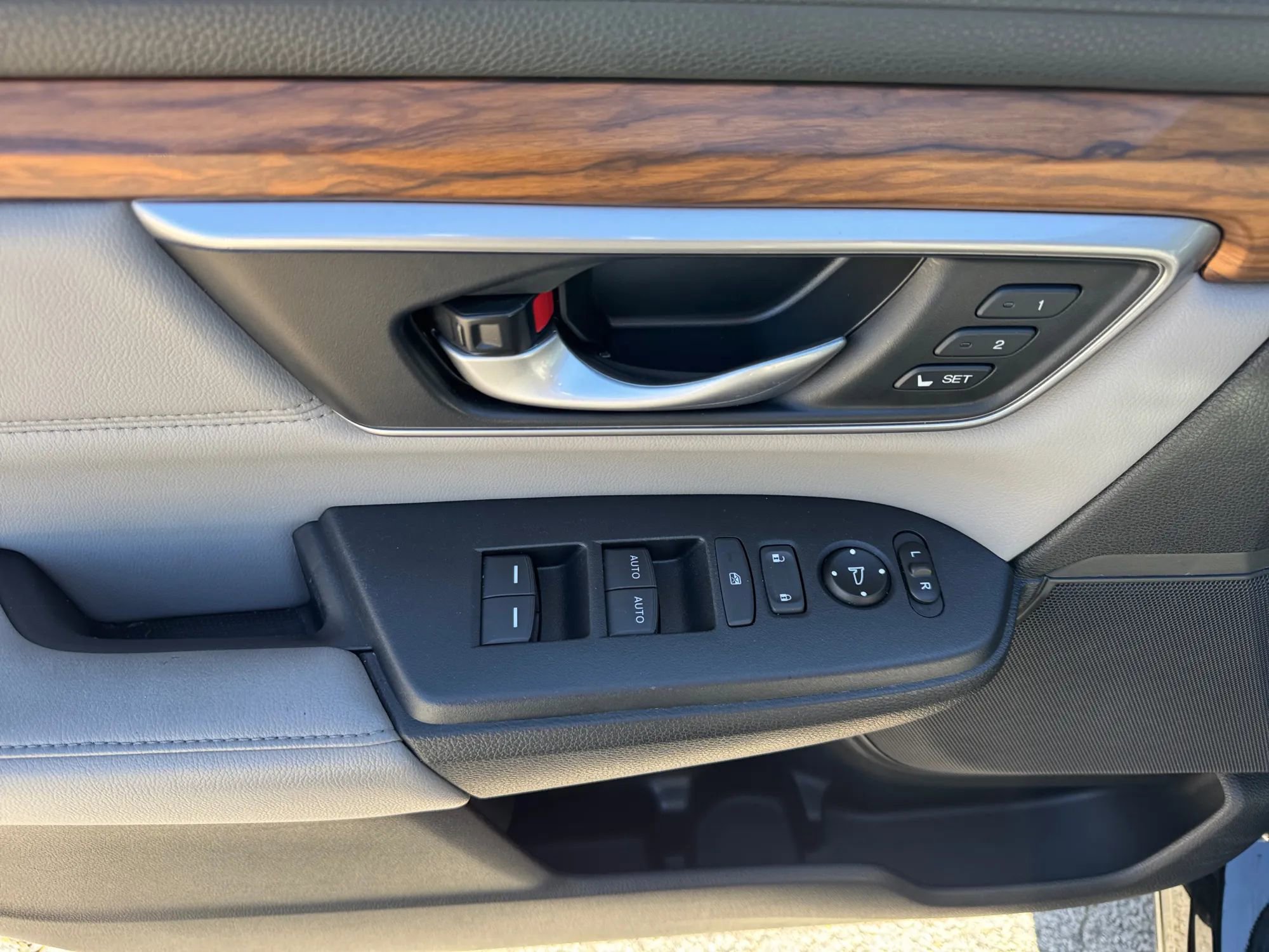 Used 2020 Honda CR-V Touring image 15