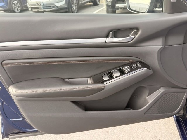 Certified 2023 Nissan Altima 2.5 SR image 12