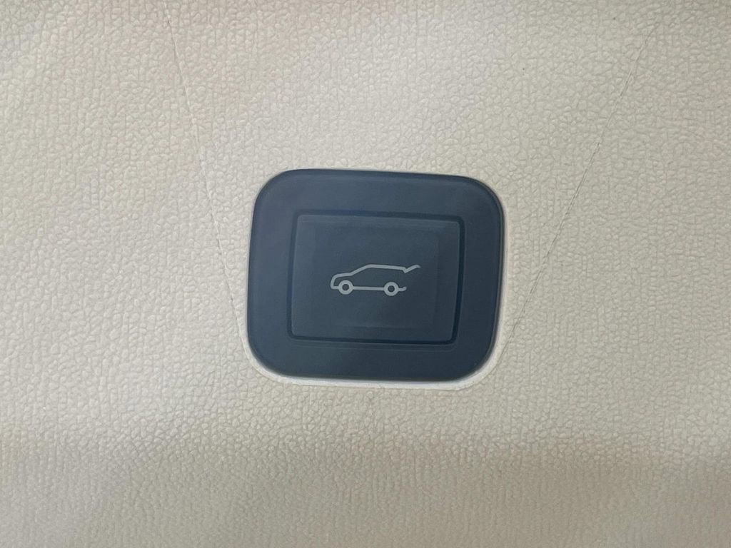 Certified 2025 Cadillac Escalade Sport Platinum image 13