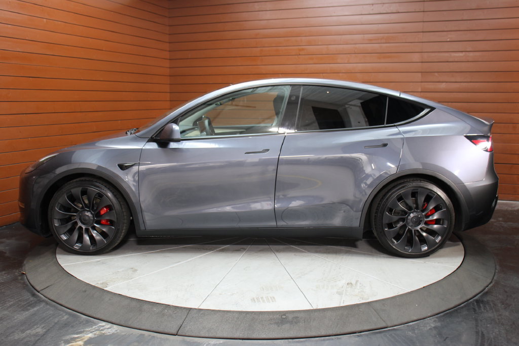 Used 2023 Tesla Model Y Performance AWD/4WD image 30