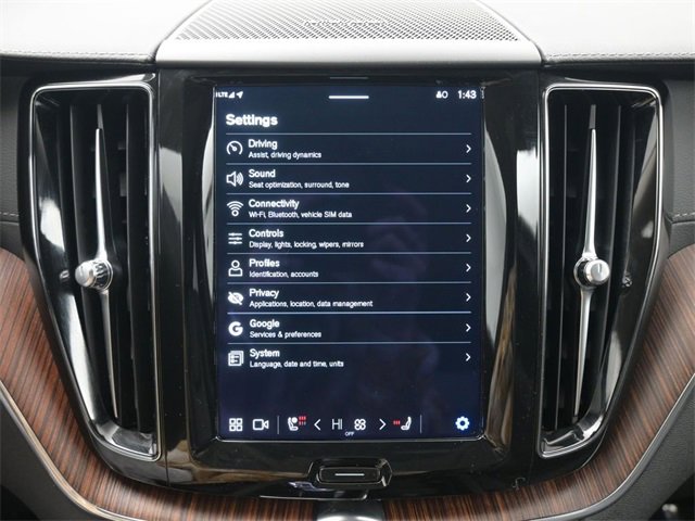Used 2023 Volvo XC60 B5 Ultimate w/ Climate Package image 16