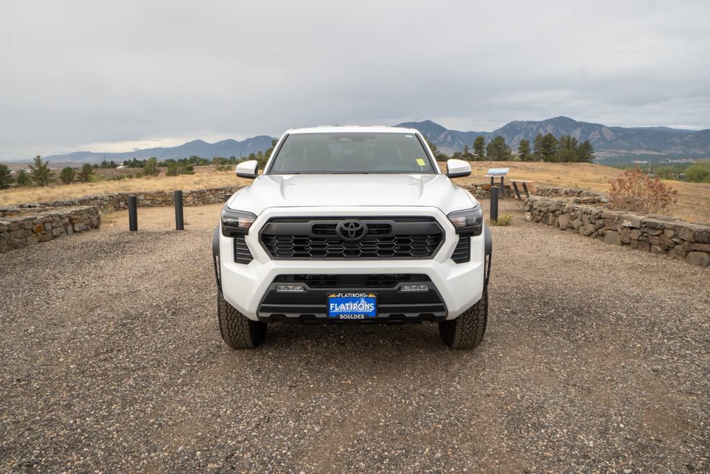 Used 2025 Toyota Tacoma TRD Off-Road AWD/4WD image 2