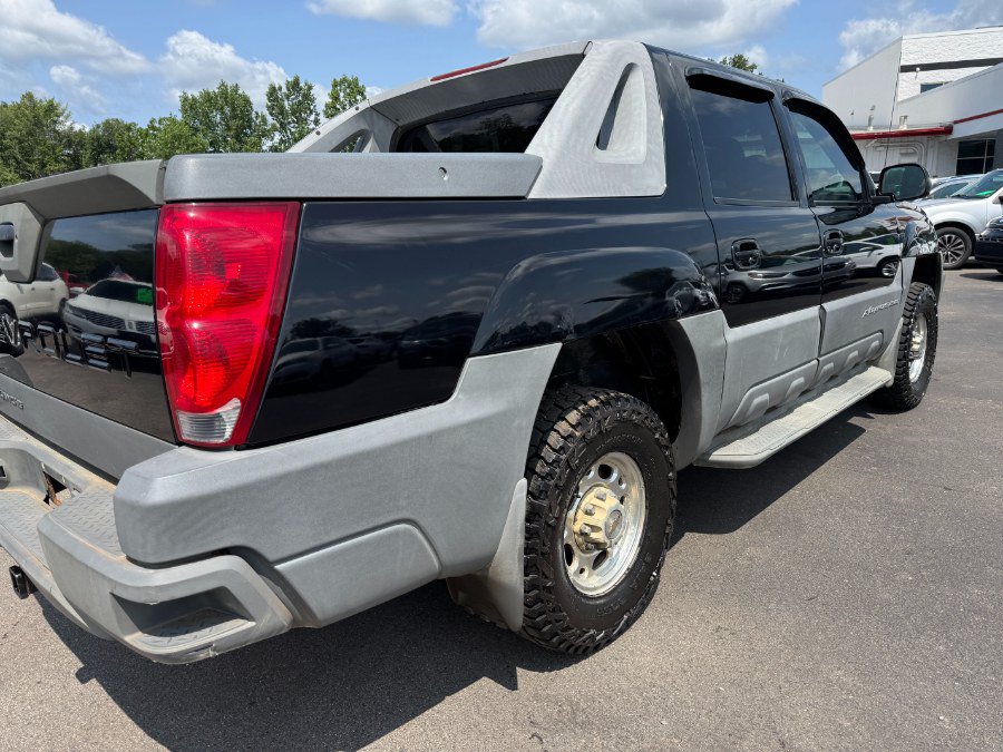 Used 2002 Chevrolet Avalanche 2500 w/ Convenience Pkg AWD/4WD image 11