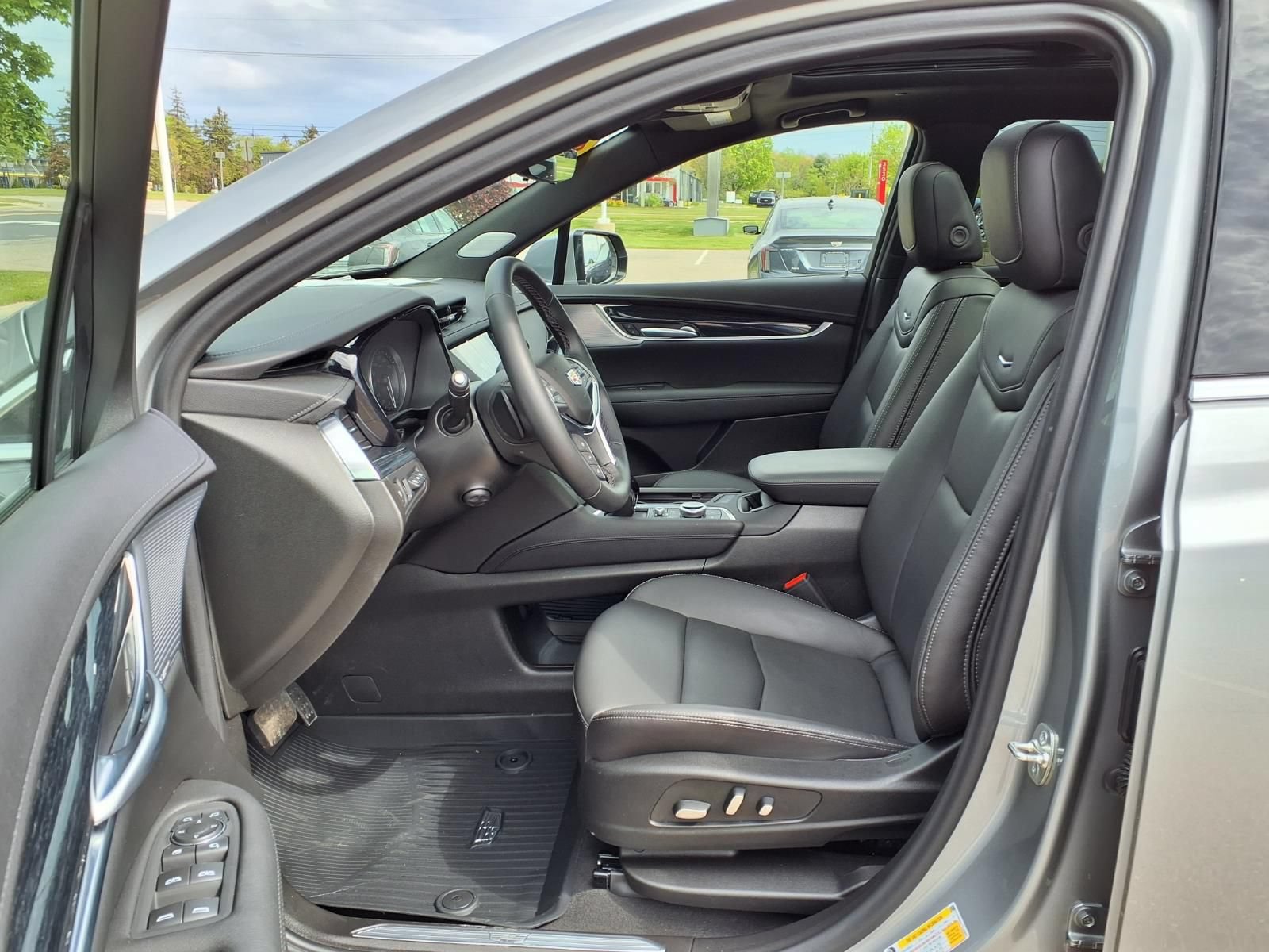 New 2026 Cadillac XT5 Premium Luxury w/ Driver Assist Package AWD/4WD image 15