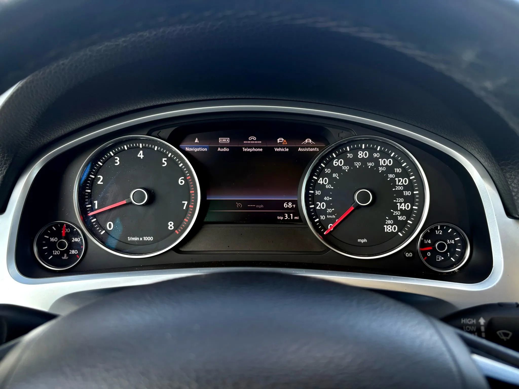 Used 2015 Volkswagen Touareg VR6 image 42