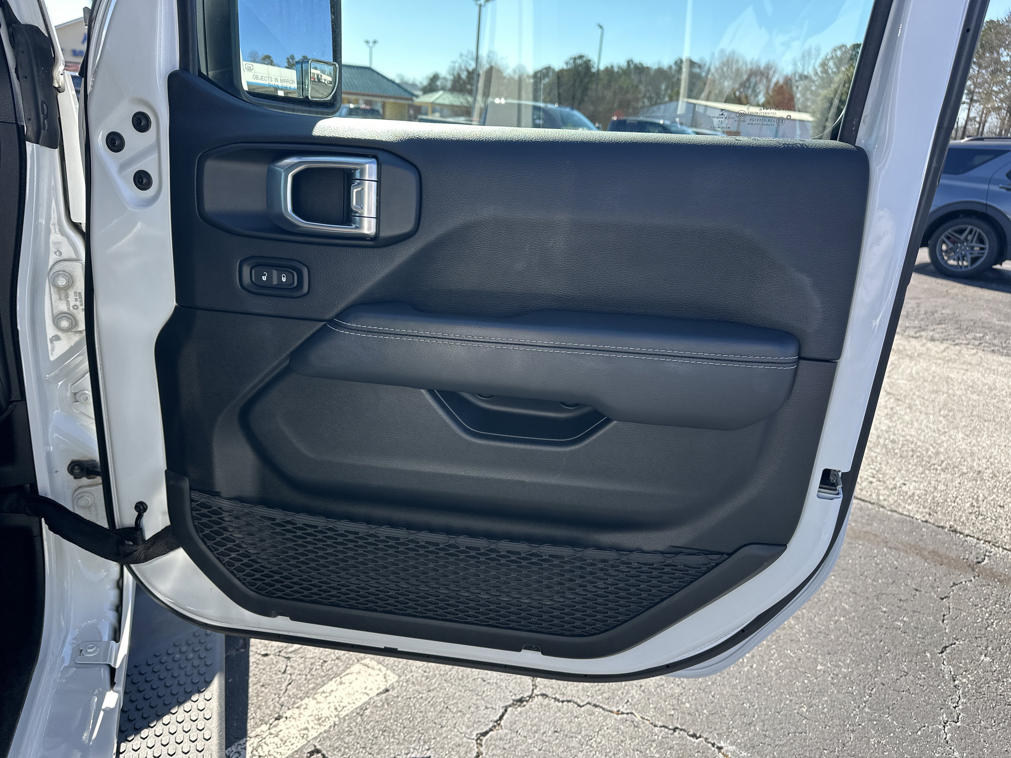 Used 2021 Jeep Wrangler Unlimited Sahara w/ Cold Weather Group image 15