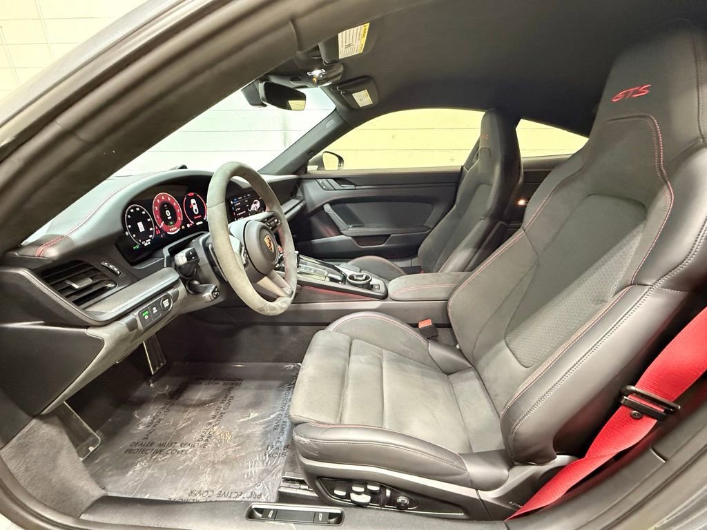 Used 2025 Porsche 911 Carrera 4 GTS image 38