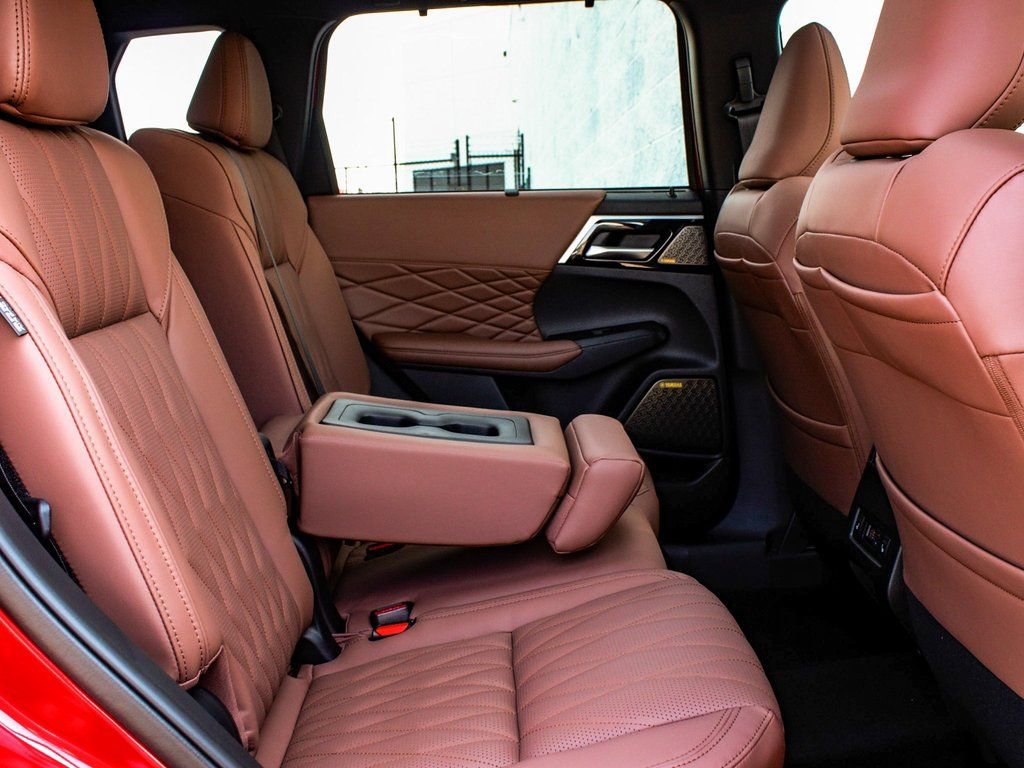 New 2025 Mitsubishi Outlander SEL image 41