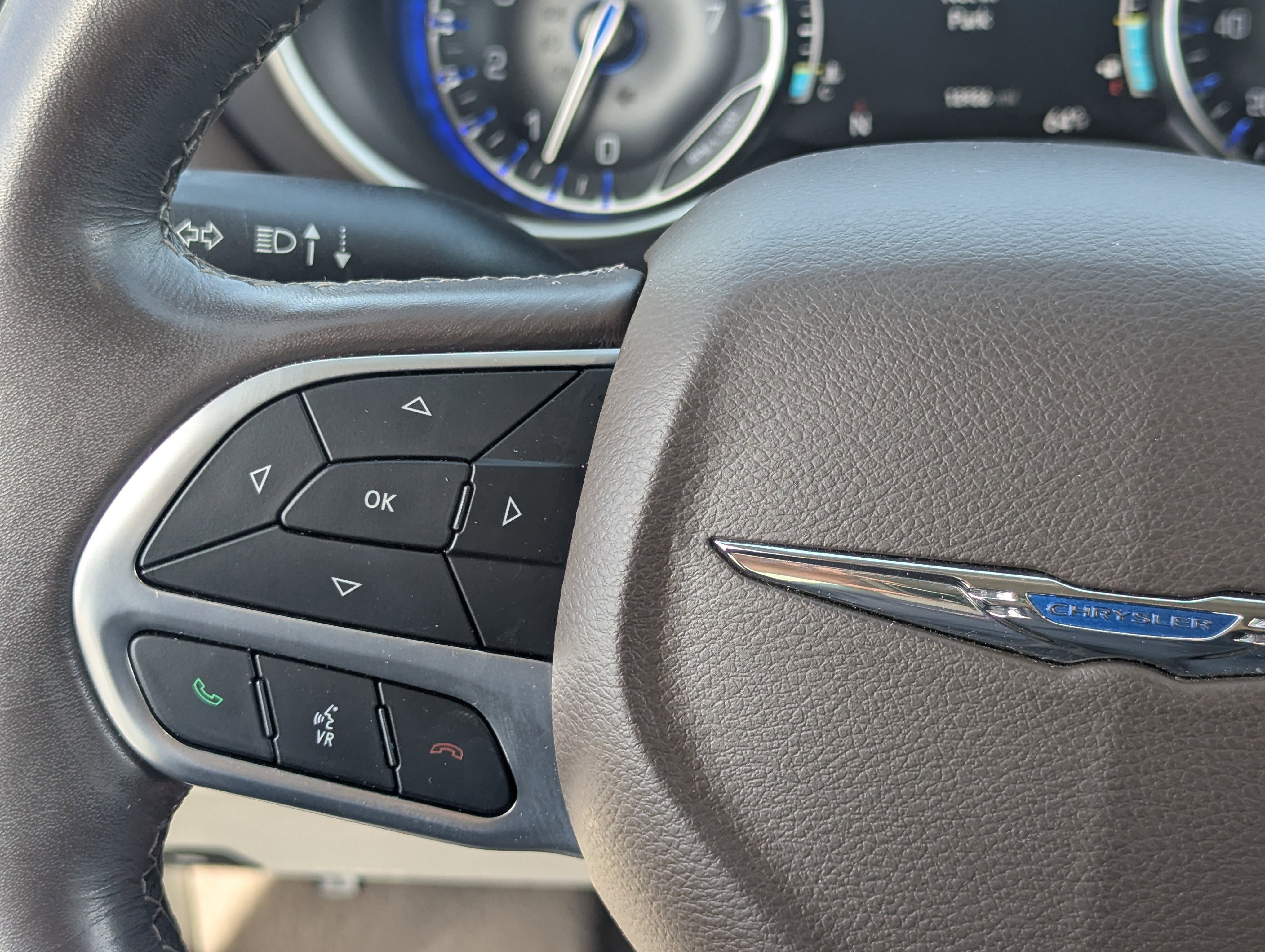 Used 2020 Chrysler Pacifica Touring-L Plus image 26