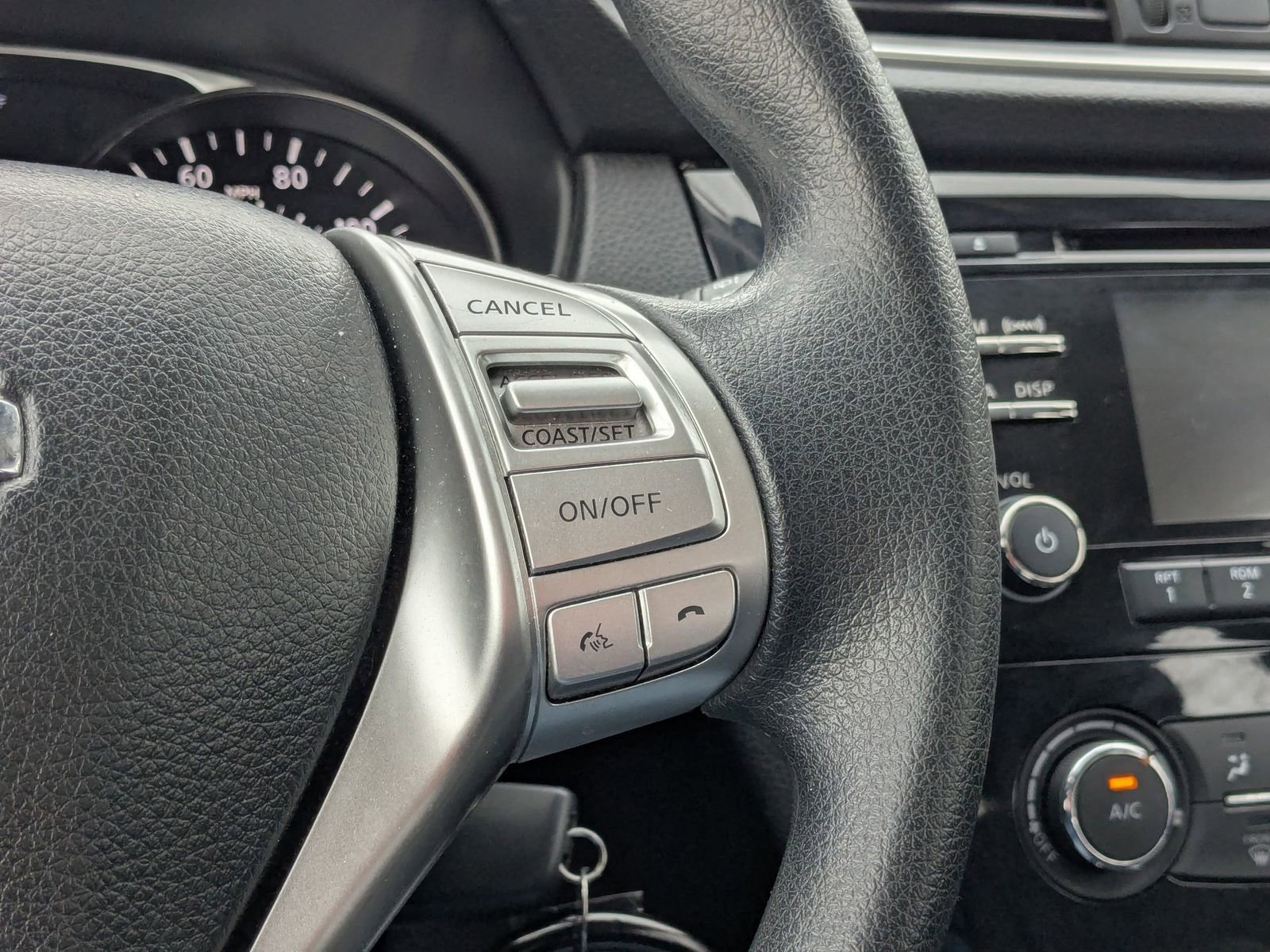 Used 2015 Nissan Rogue S image 17