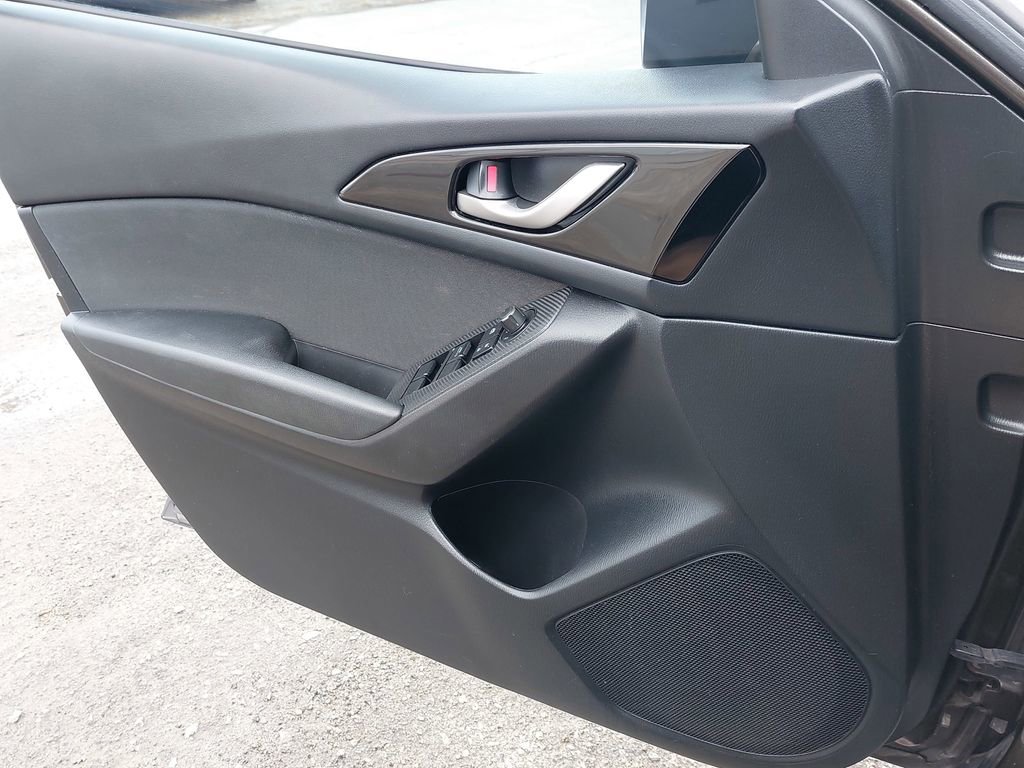 Used 2014 MAZDA MAZDA3 i Touring image 21