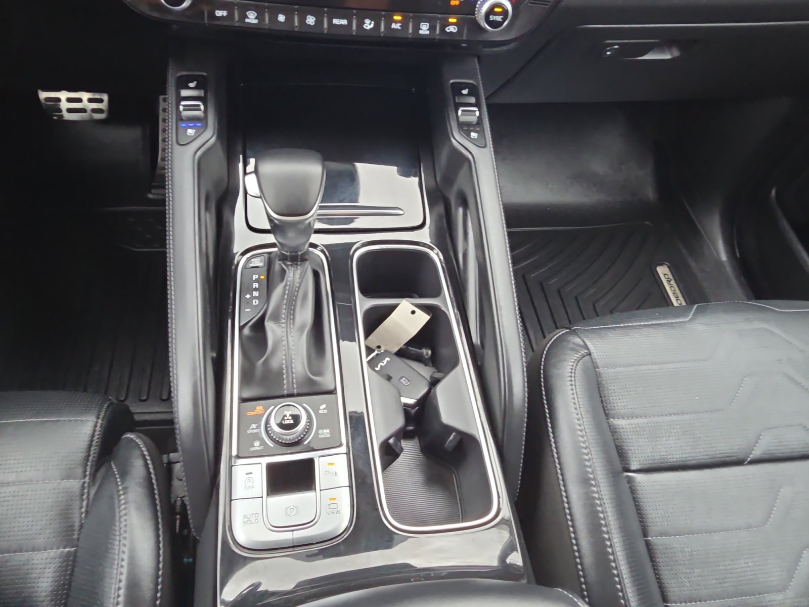 Used 2022 Kia Telluride SX w/ SX Prestige Package image 22