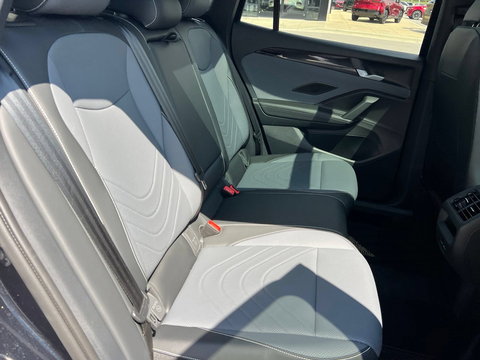 Certified 2026 Volkswagen Tiguan SE R-Line FWD image 33