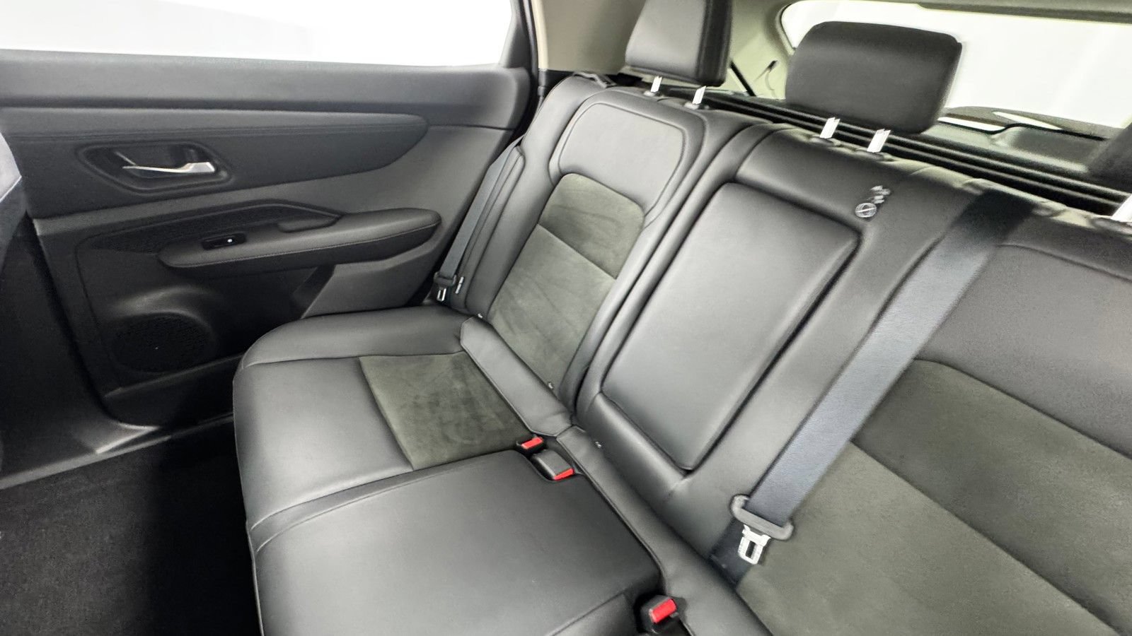 Certified 2024 Nissan Ariya AWD image 14