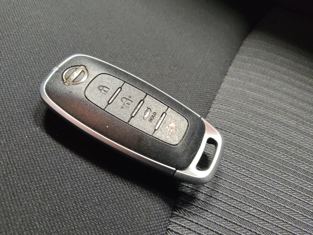 Used 2025 Nissan Sentra SV FWD image 32