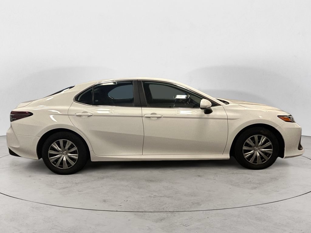 Used 2022 Toyota Camry LE FWD image 6