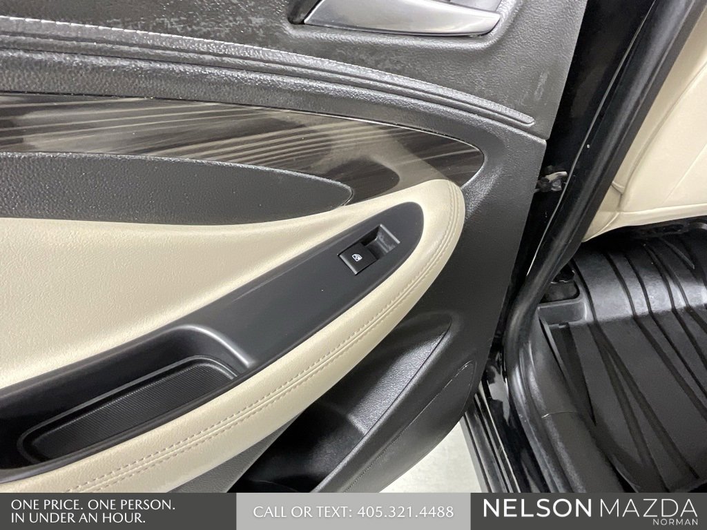 Used 2020 Buick Envision Preferred w/ LPO, Cargo Package image 19