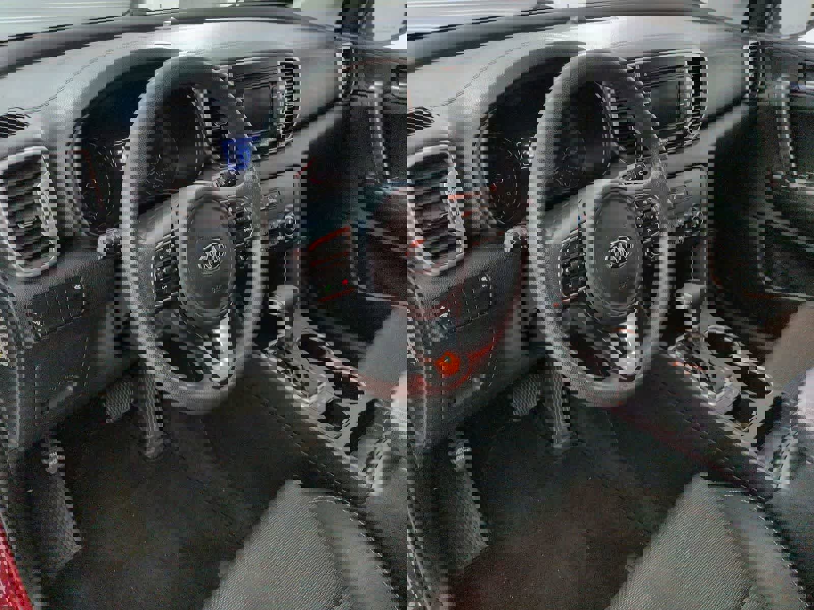 Used 2018 Kia Sportage LX image 2